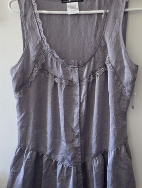 "LOVE SQUARED" Lace-Trim Sleeveless Button-Front Top in Lavender Gray